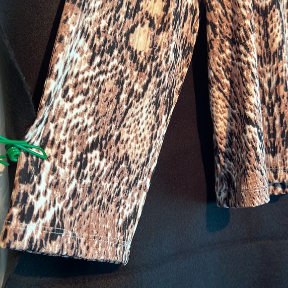 Snake print lightweight Scoop Neck blouse long sleeve size 2x - Picture 5 of 5
